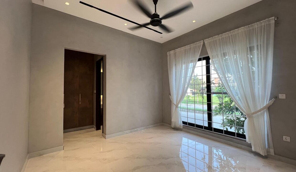 5eb7d529-cb2d-46be-8c38-d7ef36d97f62