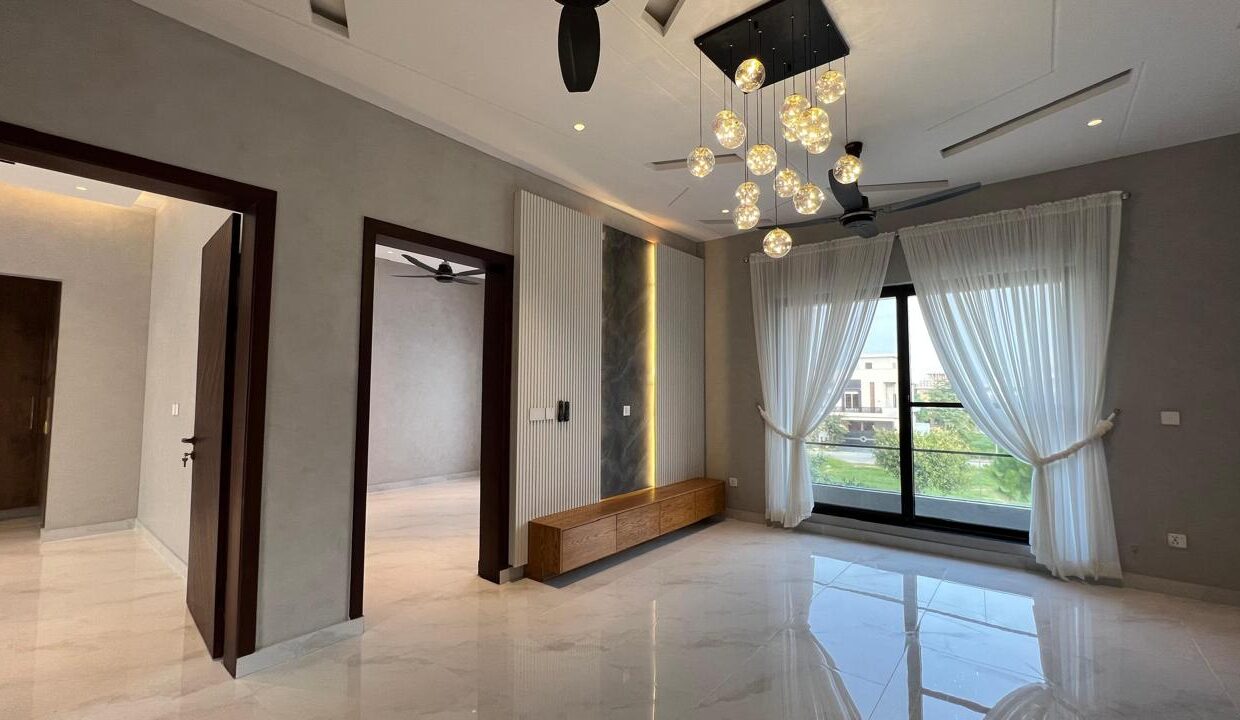 ecb07137-6f7f-432d-9c05-6cec03419997