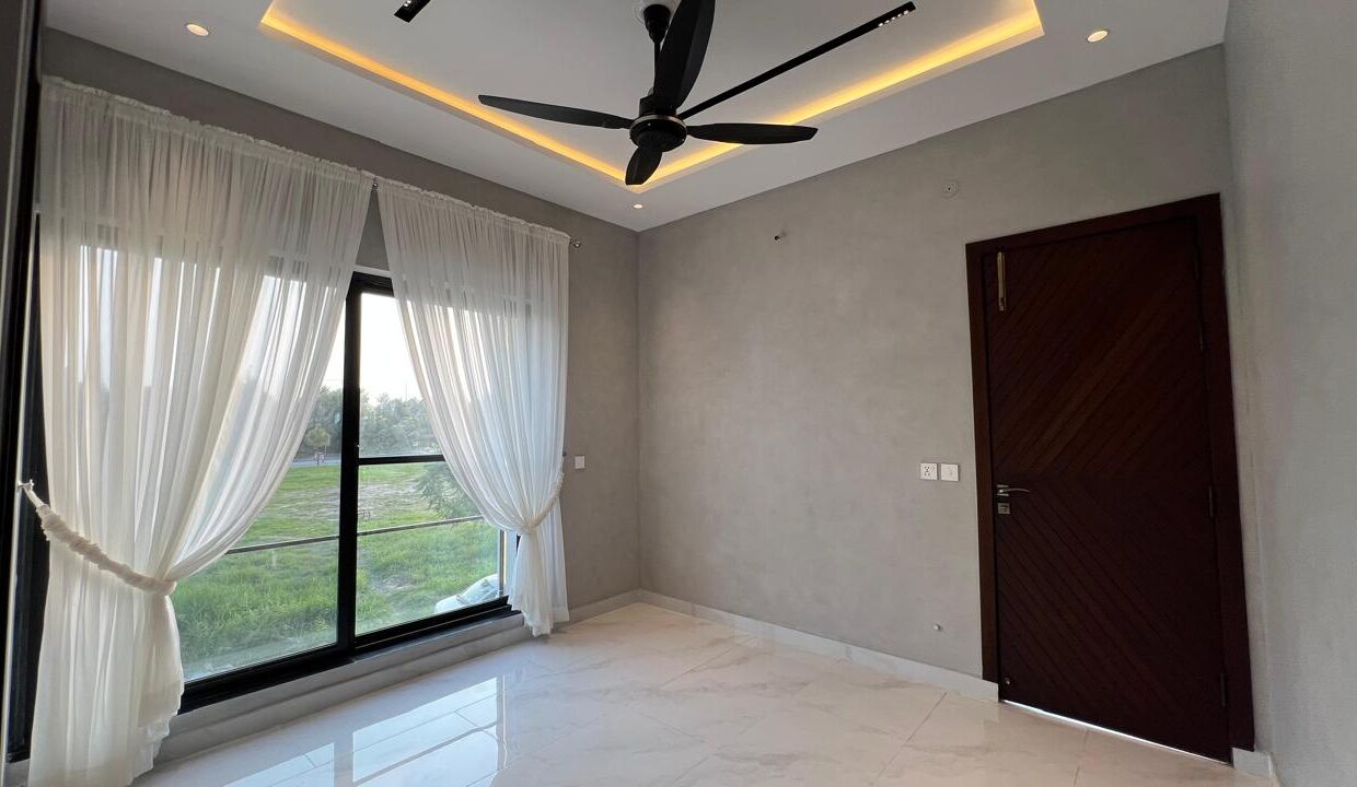 fe148ed1-605b-4b0e-bb0f-6334a024fe27